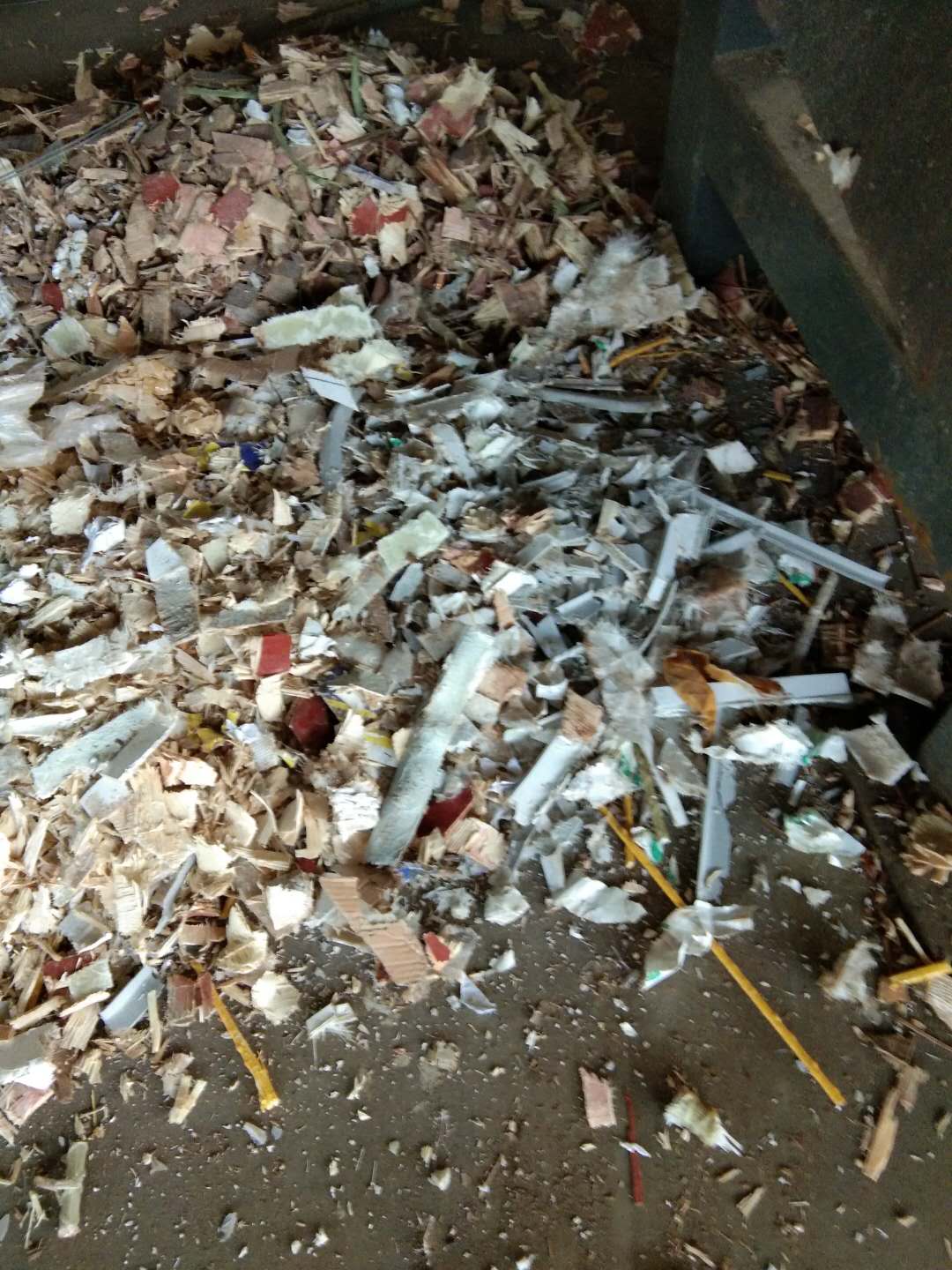 玻璃鋼纖維切斷機破碎處理后的玻璃纖維鋼材效果圖2 玻璃鋼纖維切斷機破碎處理后的玻璃纖維鋼材效果圖2